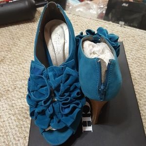 Velvet back zipper heels